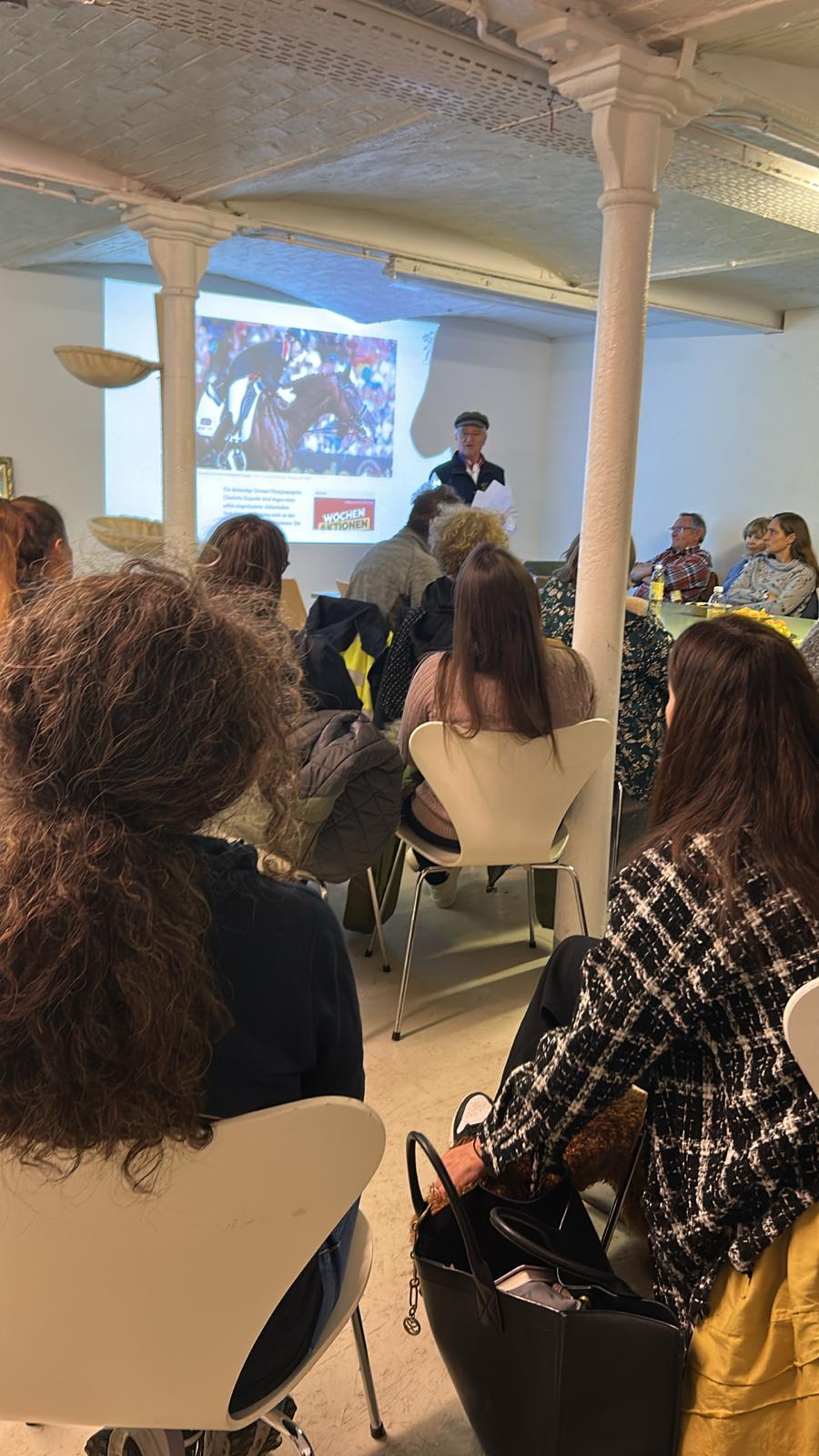 Delfin Horsetraining, Vortrag zum Thema: „ist gewaltfreies Pferdetraining eine Ilusion?“